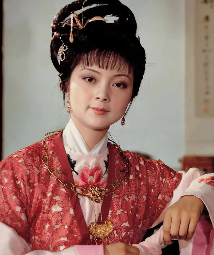 薛宝钗的命运终章：金簪雪埋与时代困局下的悲剧人生