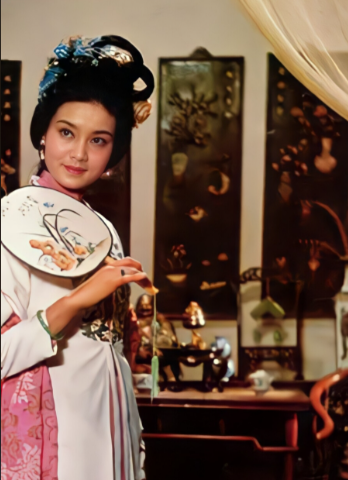 杜十娘为何不选择自赎：封建枷锁下的命运困局