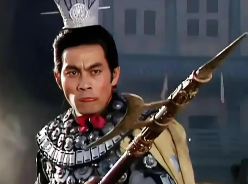 赤兔踏尘:吕布的武力神话与自信底色