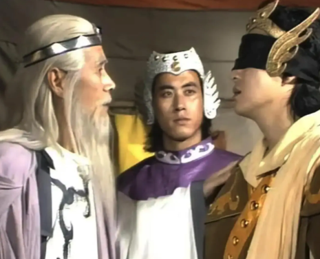 武吉：神话与现实交织中的身份之谜