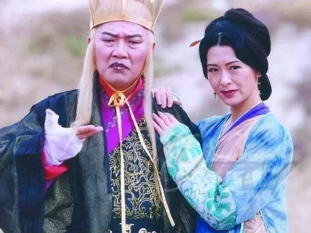 魏忠贤与客氏:对食之盟下的权力共生