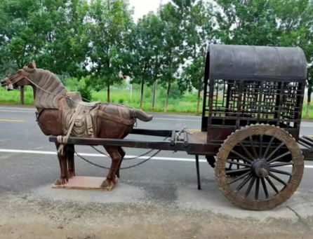 古代中国马车为何独钟两轮：地理、技术与需求的交响曲