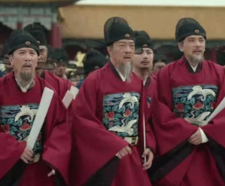 相权消解与阁权崛起：明代文官集团对皇权的制衡密码