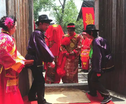 以亲换亲：古代底层贫寒人家的婚嫁困局与生存抉择